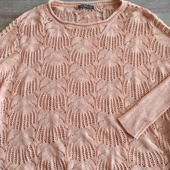 Knitted peachy-pink top - Picture 1 of 2